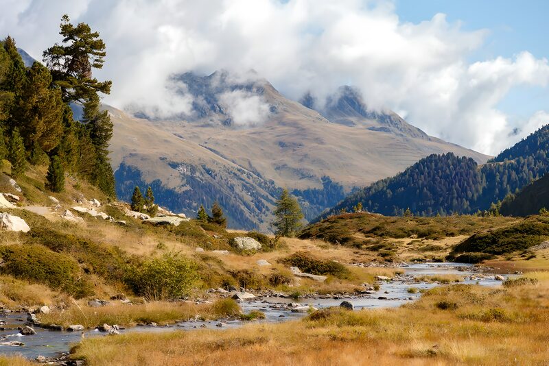 Prachtig Berglandschap met Stromende Rivier