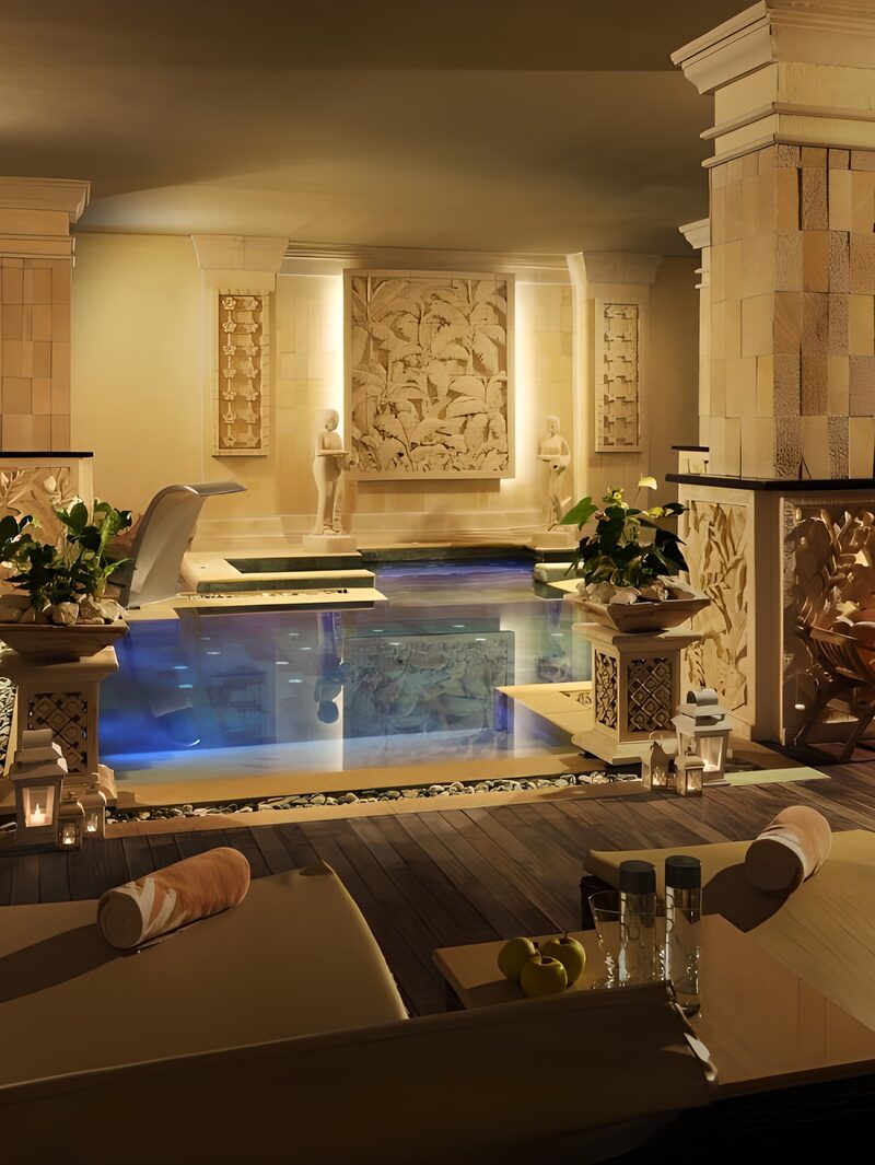 Luxe spa met prachtig zwembad