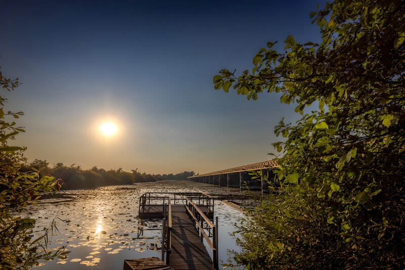 Zonsopgang boven het water
