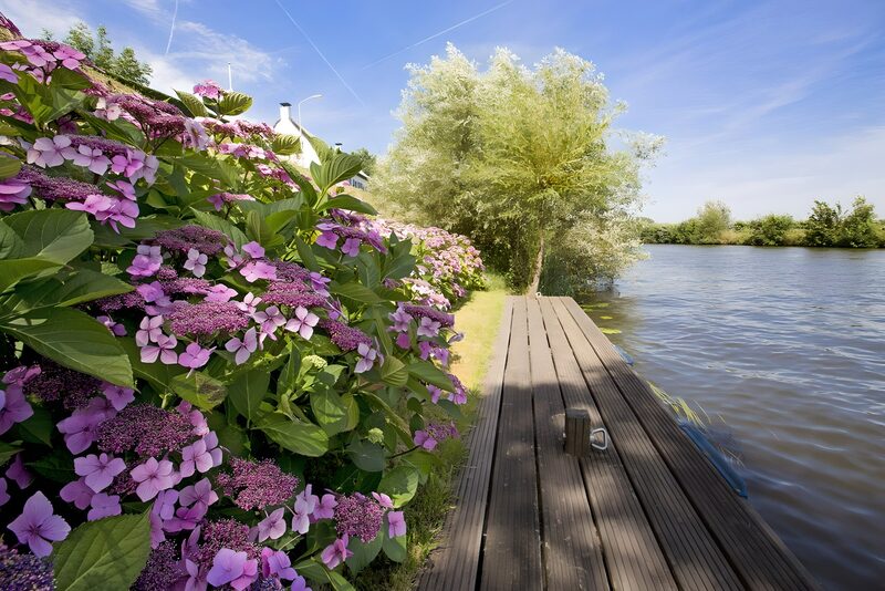 Steiger aan de rivier de Linge