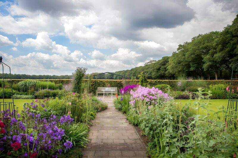 Prachtige Bloementuin met Pad