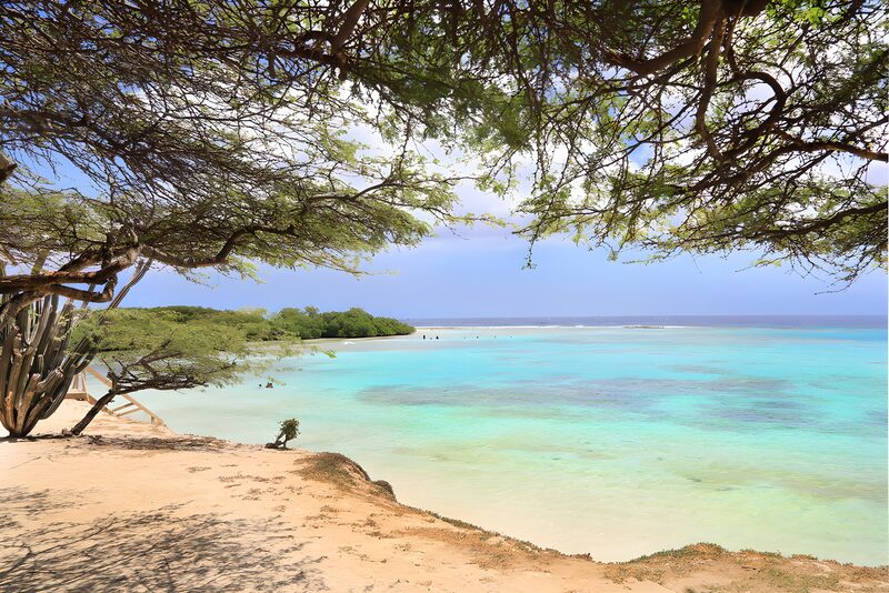 Paradijselijke kust met turquoise water