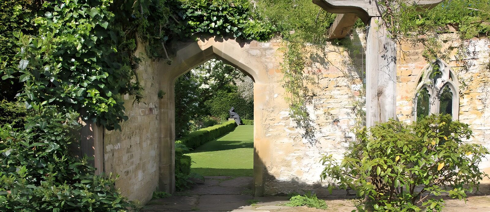 Poort naar de rustgevende tuin